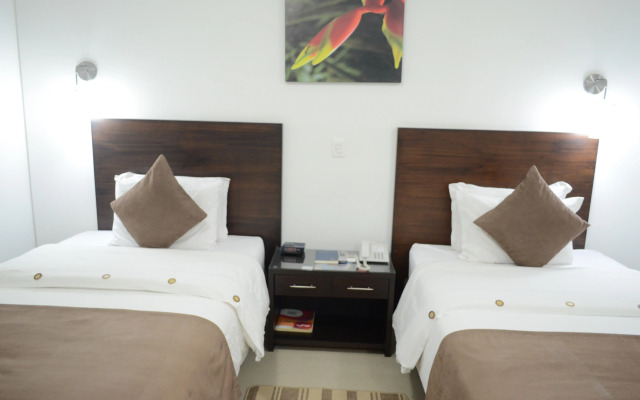 Hotel Pinares Plaza