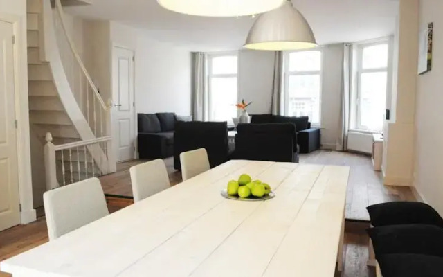 Lobby Apartment