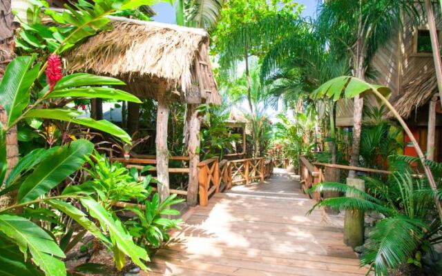 Tranquilseas Eco-Lodge, Diving Center, Restaurant & Bar