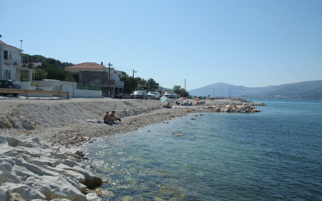 Apartment Andja - 5 m from the beach : A1 Arbanija, Island Ciovo