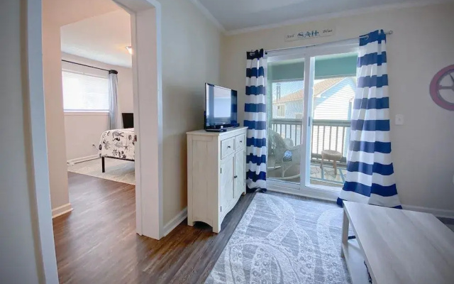 Jellyfish Hideaway by Sea Scape Properties