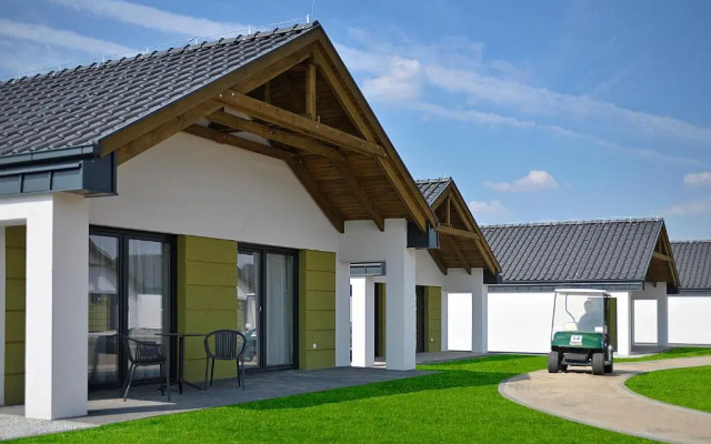 Kalinowe Pola Golf Village
