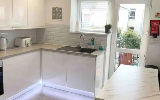 Host Stay Grenville Apartment