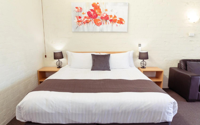 Barclay Motor Inn – Guest Rooms – Devonport