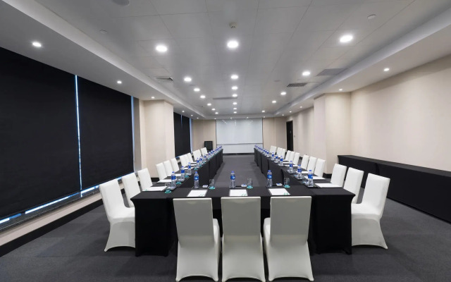 Crowne Plaza Shanghai Jinshan Hotel