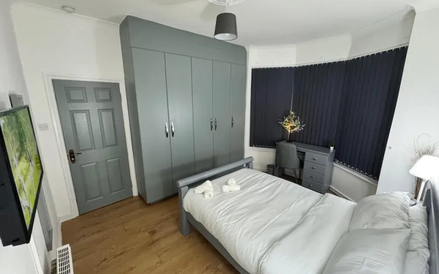 Modern North London Retreat - 7 Bedrooms