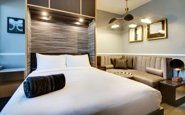 The Rose Hotel Chicago O’Hare, Tapestry Collection by Hilton