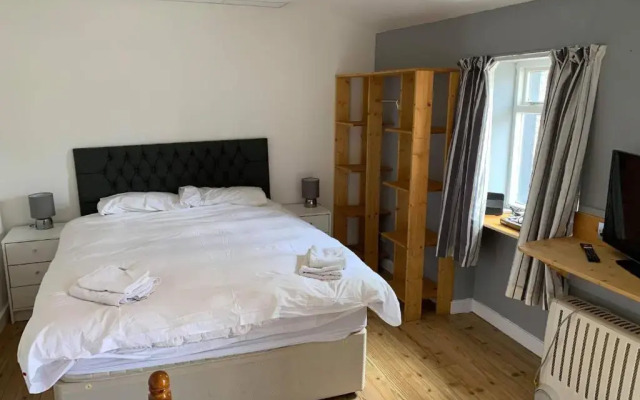 Carisbrooke Hotel