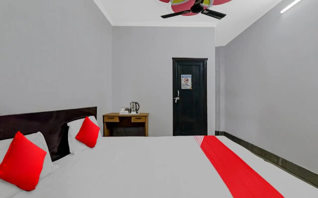 OYO Flagship 80648 Hotel Aastha