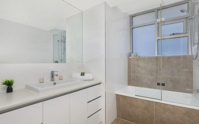 Elouera Tower Beachfront Apartments