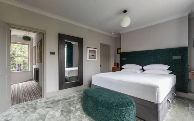 New Kent Road by Onefinestay