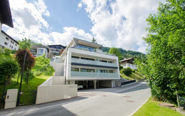 Superb Alpine Lodges Zell am See 4pax