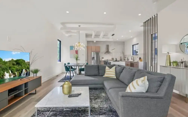 Stylish Getaway -columbus-3 Bedroom Masterpiece