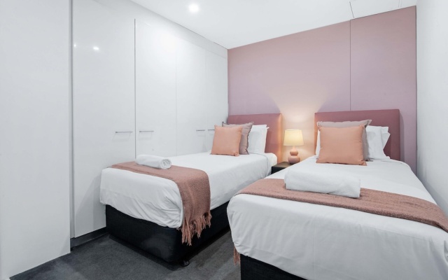 Circle on Cavill - HR Surfers Paradise – Guest Rooms – Gold Coast