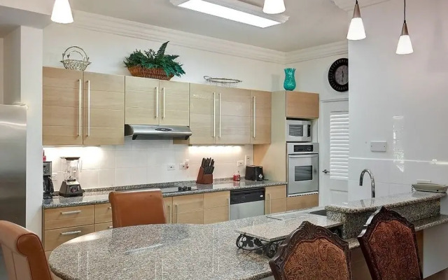 Luxury Townhome in Sandy Lane Neighborhood by BSL Rentals