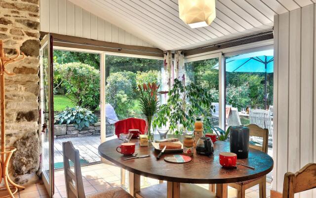 Inviting holiday home in Huelgoat with terrace