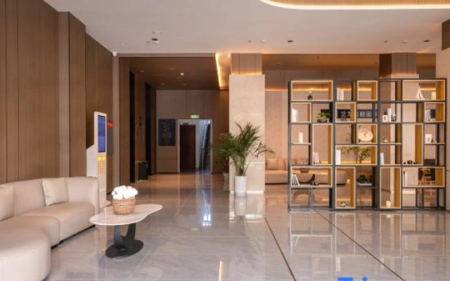 Yilong Xicheng International Hotel (Chuxiong Dongxing Middle School Branch)