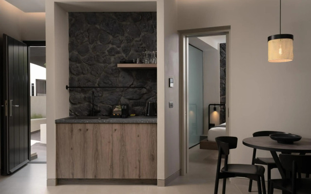 Apikia Santorini Suites - Adults Only