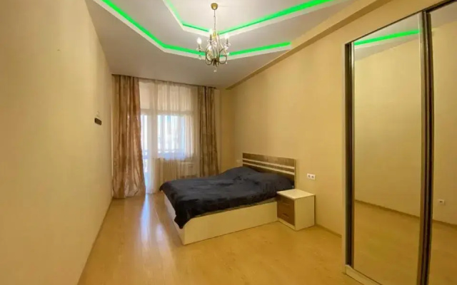 Northern Avenue 2 Bedroom Modern apartment With Open Balcony HH582