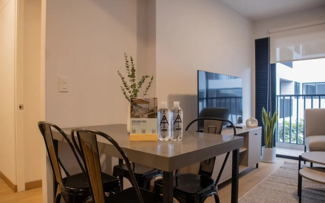 w Magnificent 2BR w/ Balcony in Miraflores
