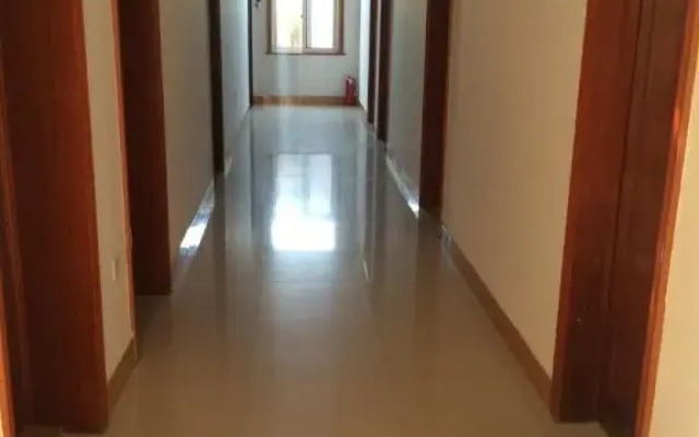 Qingdao Guanhaichao Business Hotel