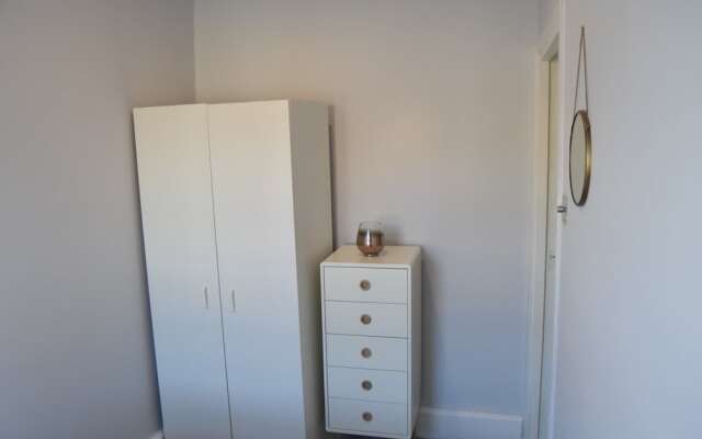 2 Bedroom Brixton Flat Near Train Station