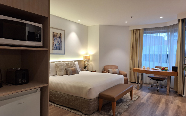 Residence on Langley Park – Guest Rooms – Perth
