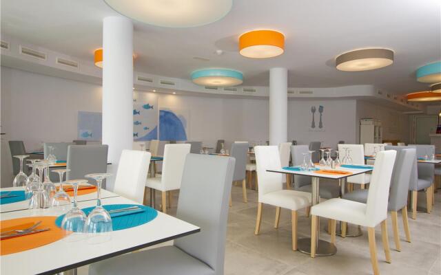 Aqua Suites