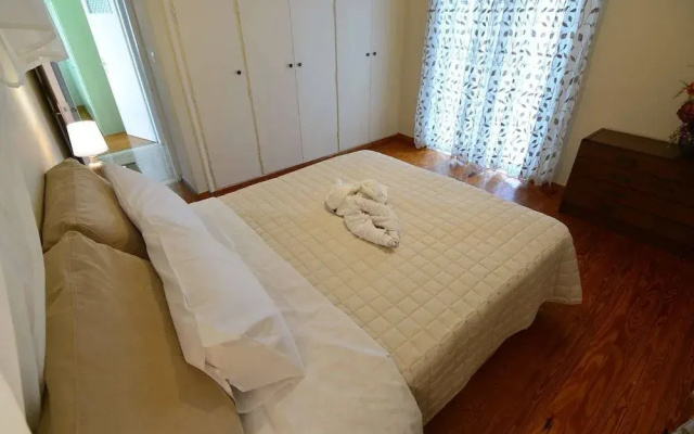 Mara's Apartments