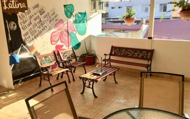 Hostal Casa Latina