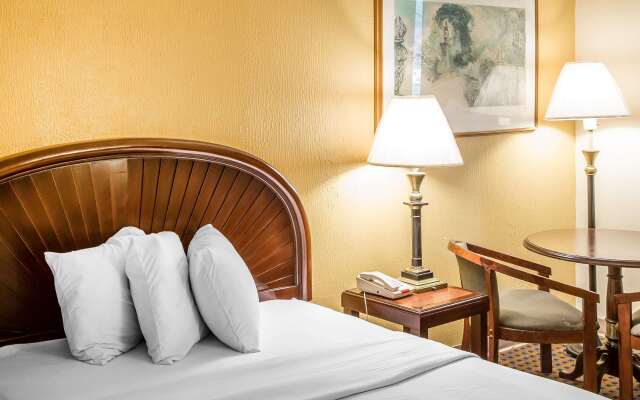 Rodeway Inn & Suites Carrollton