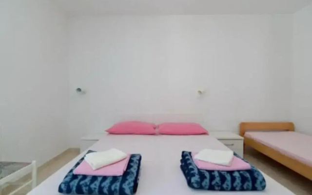 Apartments Boguvila - Two-bedroom Standard Apartment With Terrace -