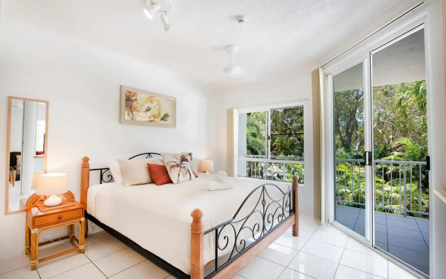 Golden Sands Beachfront Apartment Resort