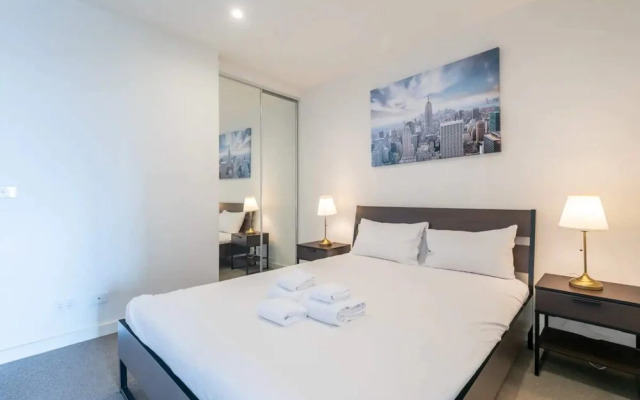 Modern 1 Bedroom Apartment in St Kilda