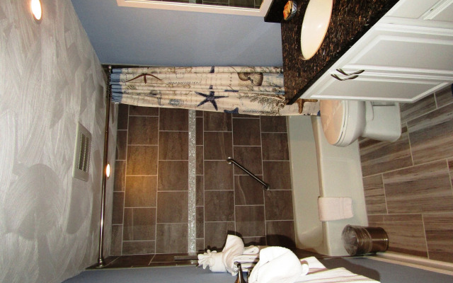 Club Regency in Regency Towers