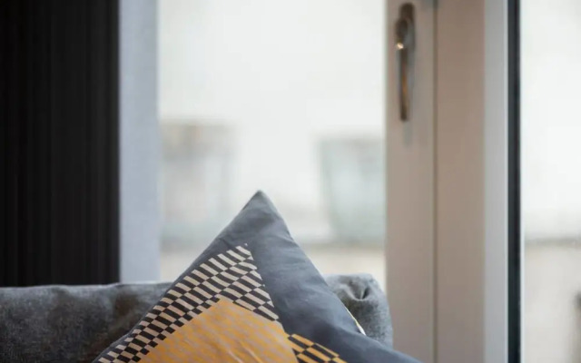 Contemporary 1BR Home