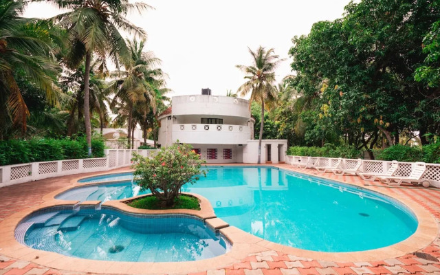 Shelter Beach Resort