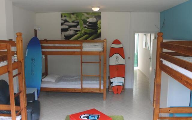 3House Surf Lodge