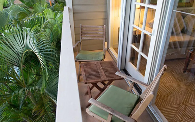 Lahaina Condo J204 - 2 Br Condo