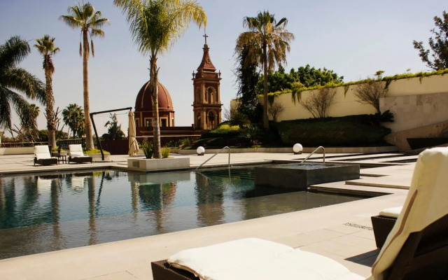 HS HOTSSON Hotel Leon