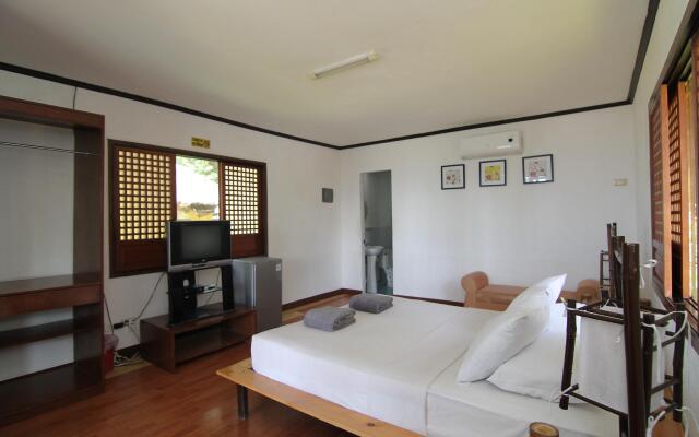 Cebu Club Fort Med Resort