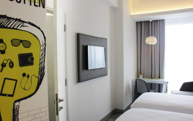YELLO Hotel Harmoni Jakarta
