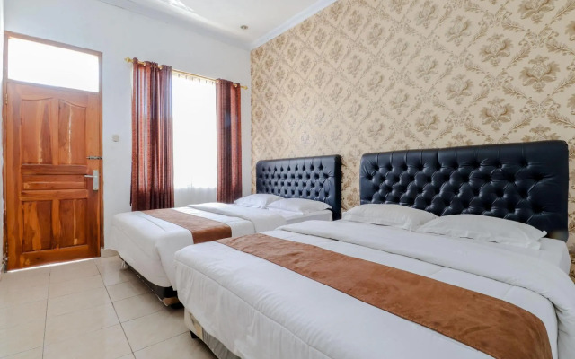 Griya Limasan Hotel