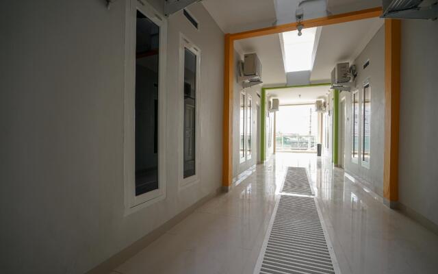 OYO 948 Vivi Residence Syariah Ii