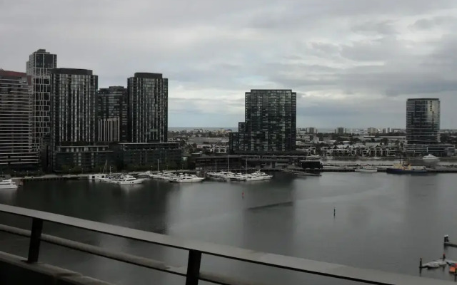 Exquisite Apartments Docklands
