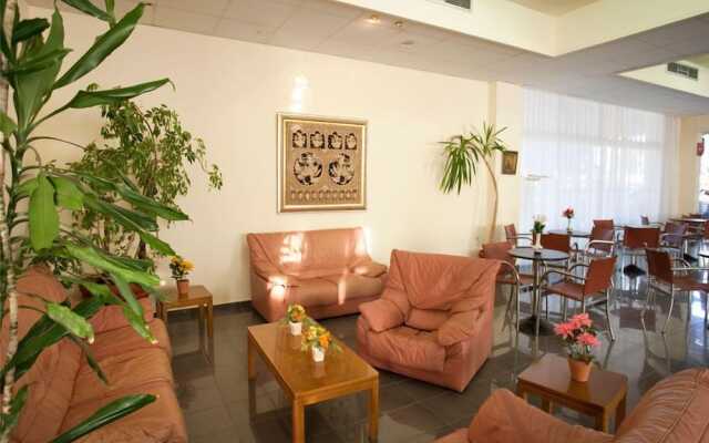 Hotel Golden Odyssey