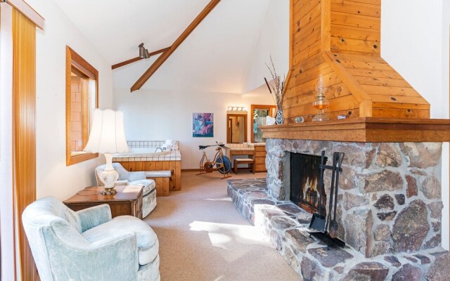 Tahoe Classic by Tahoe Mountain Properties