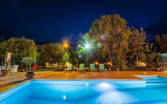 Beachfront Luxury Villa-private Pool Garden Heaven