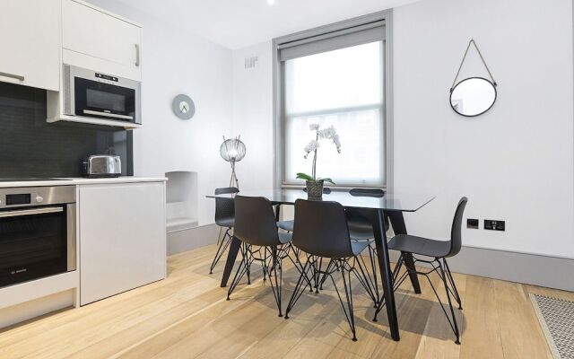 Kensington Holiday Stay
