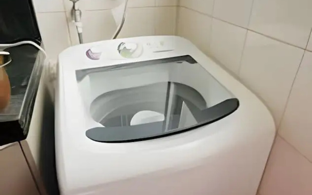 APTO prox Ponte amizade 5 pessoas com AC